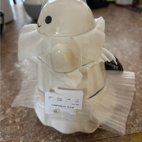 Cute Ghost stackable set of measuring cups by 10 Strawberry St - Picture 2 of 6